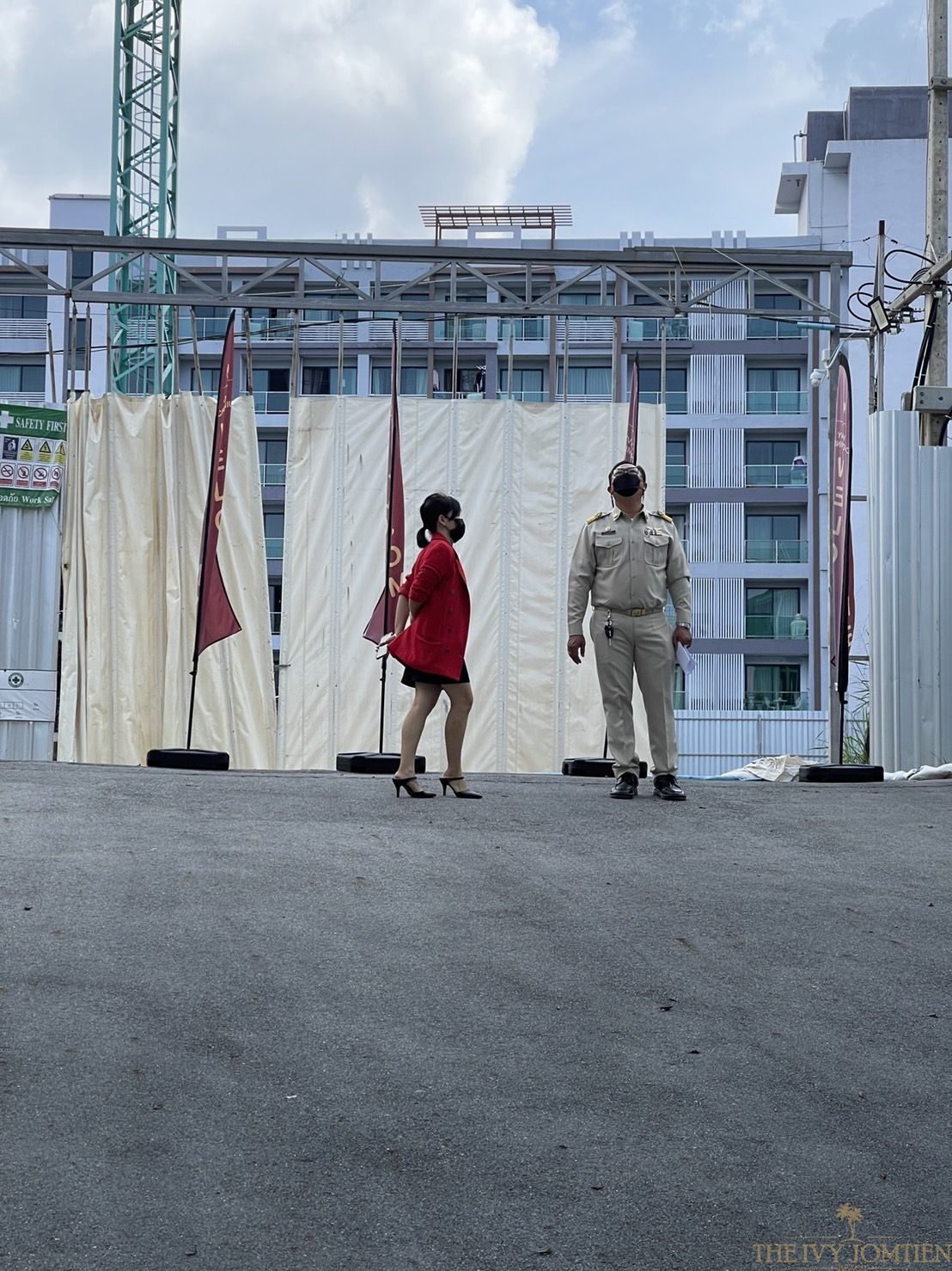 Pattaya City Hall officer came to inspect the public