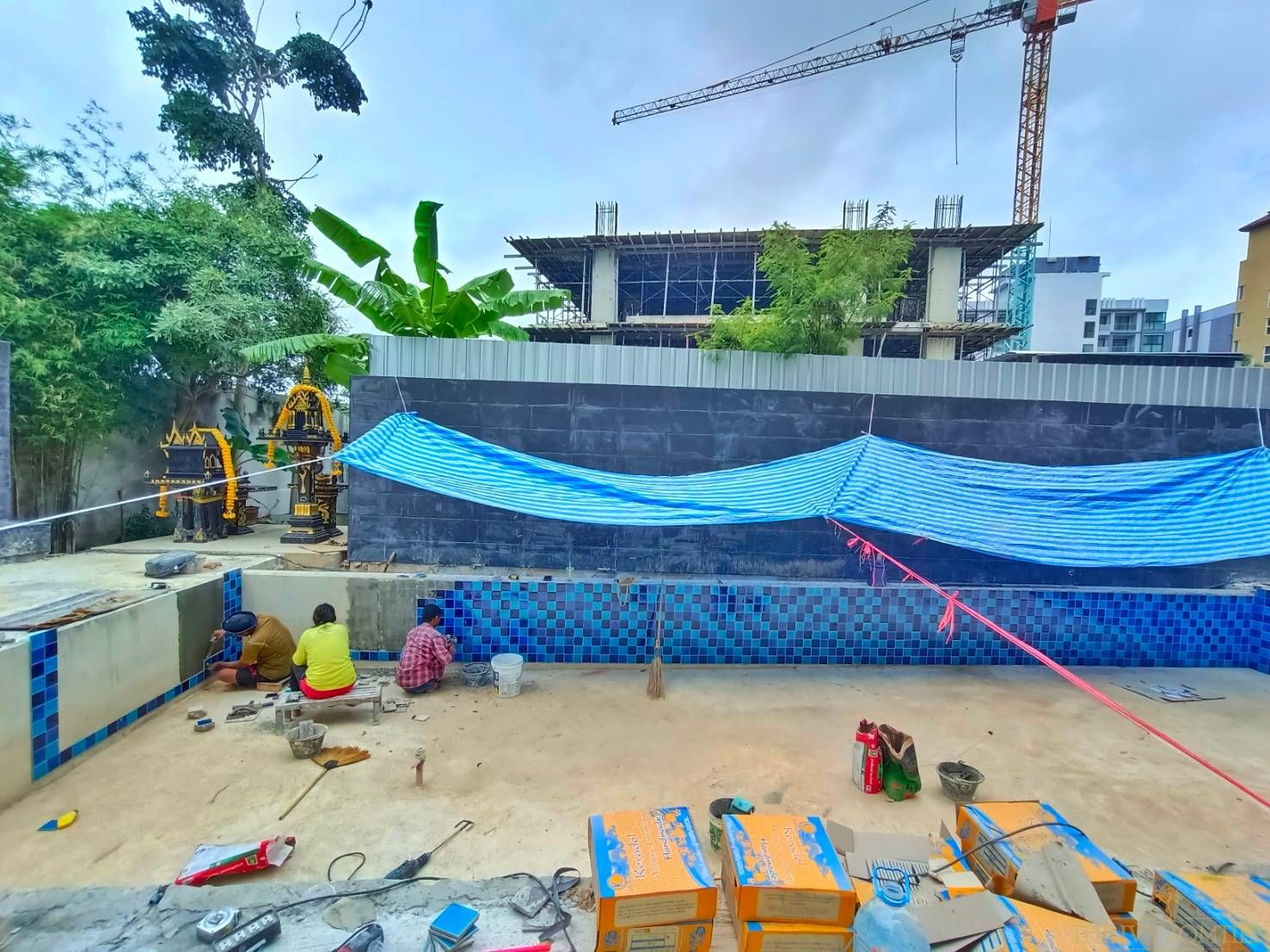 The Ivy Jomtien Beach Pattaya Update Construction  ส่วนงานสระว่ายน้ำ เริ่มปรับพื้นที่โดยรอบ และเตรียมปรับพื้นผิวจร้า  ขอ